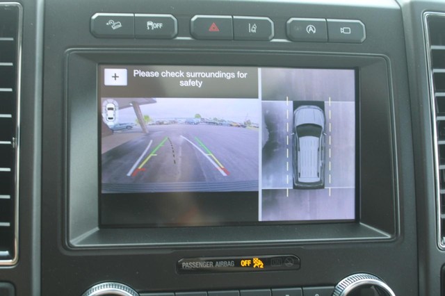 Ford Expedition Vehicle Full-screen Gallery Image 20