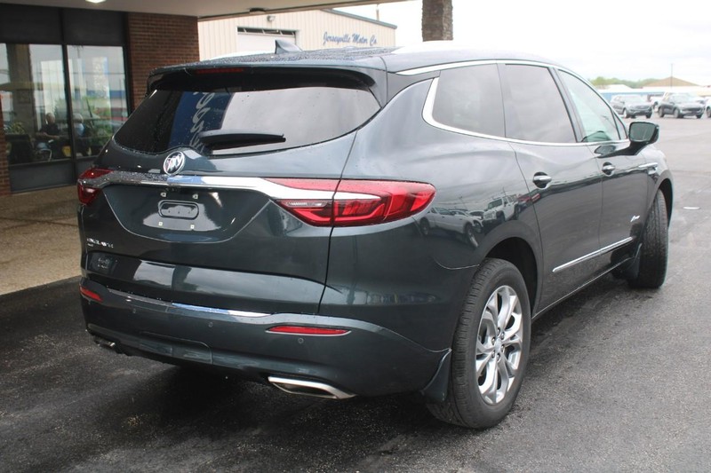 Buick Enclave Vehicle Full-screen Gallery Image 03