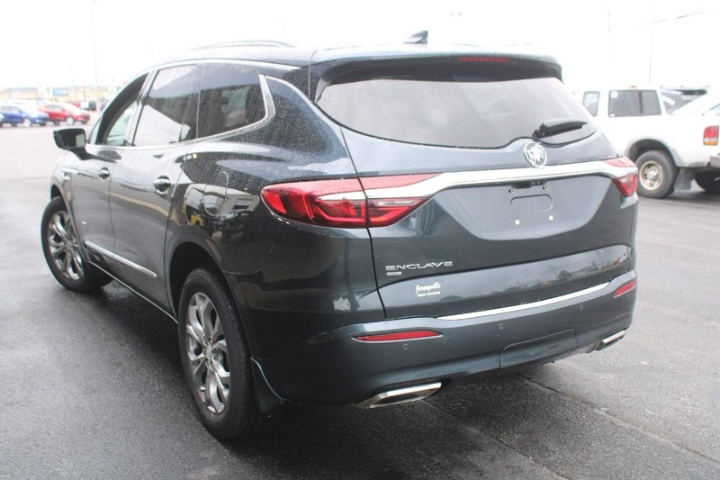 Buick Enclave Vehicle Full-screen Gallery Image 05