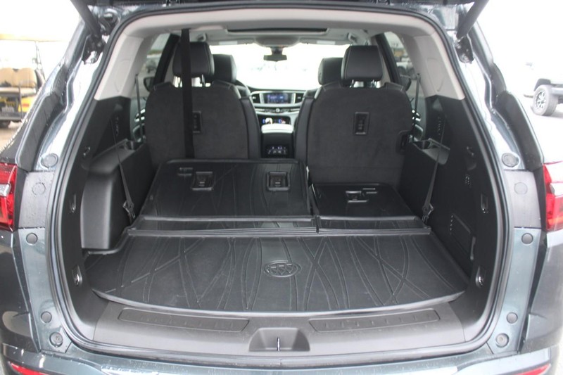 Buick Enclave Vehicle Full-screen Gallery Image 06