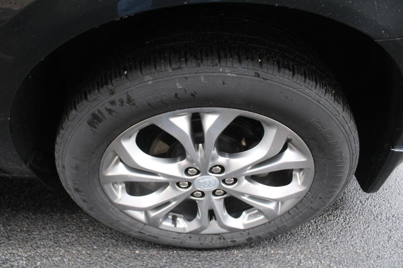 Buick Enclave Vehicle Full-screen Gallery Image 07