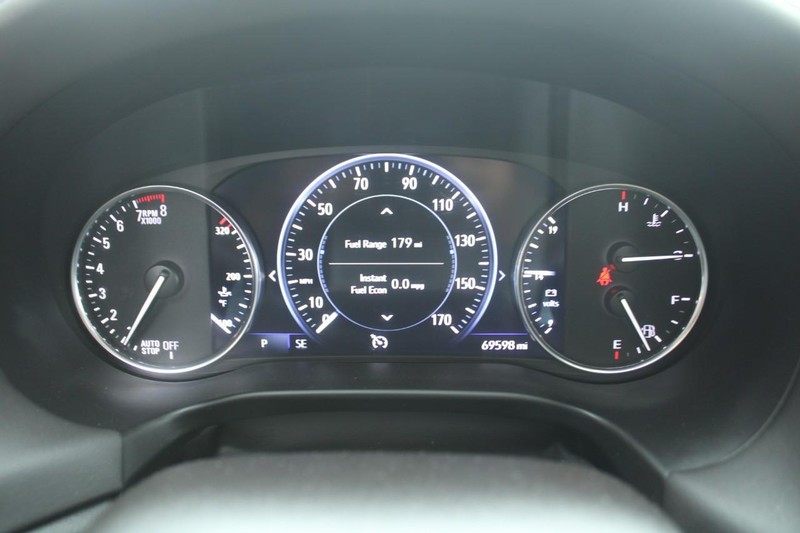 Buick Enclave Vehicle Full-screen Gallery Image 17