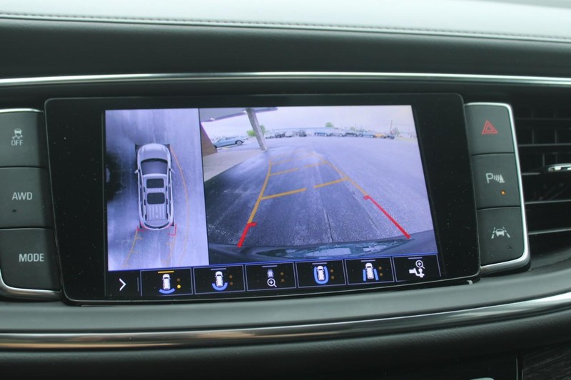 Buick Enclave Vehicle Full-screen Gallery Image 20