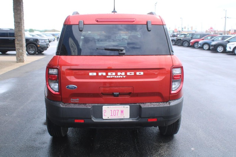 Ford Bronco Sport Vehicle Full-screen Gallery Image 04