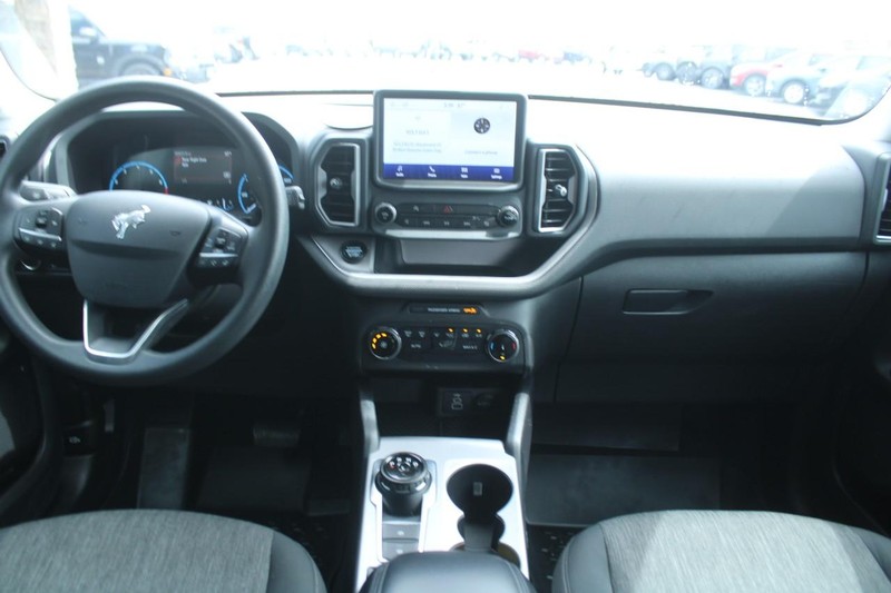 Ford Bronco Sport Vehicle Full-screen Gallery Image 11