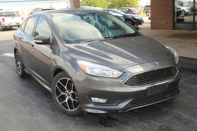 Used 2015 Ford Focus SE with VIN 1FADP3F22FL293775 for sale in Jerseyville, IL