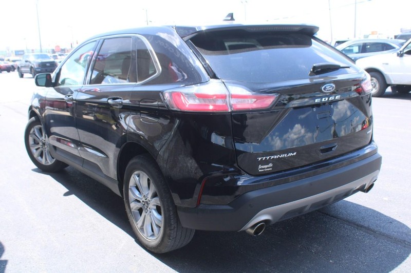 Ford Edge Vehicle Full-screen Gallery Image 05