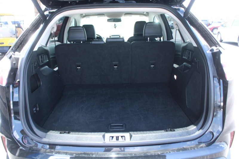 Ford Edge Vehicle Full-screen Gallery Image 06