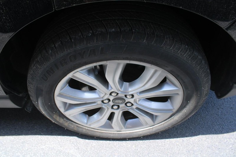 Ford Edge Vehicle Full-screen Gallery Image 07