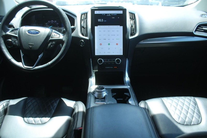 Ford Edge Vehicle Full-screen Gallery Image 10