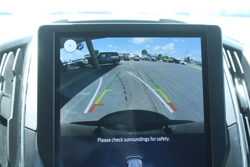 Ford Edge Vehicle Full-screen Gallery Image 19