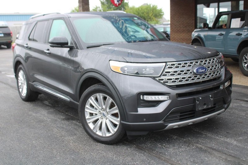 Ford Explorer Vehicle Full-screen Gallery Image 02