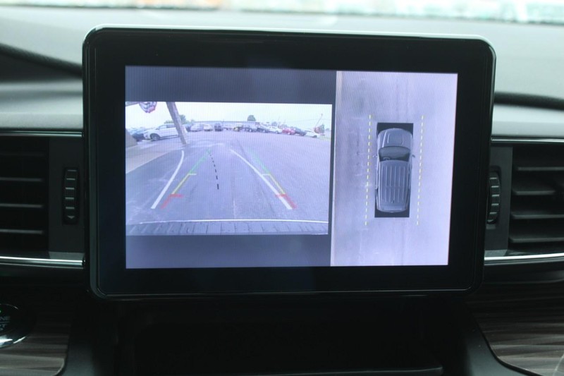 Ford Explorer Vehicle Full-screen Gallery Image 20