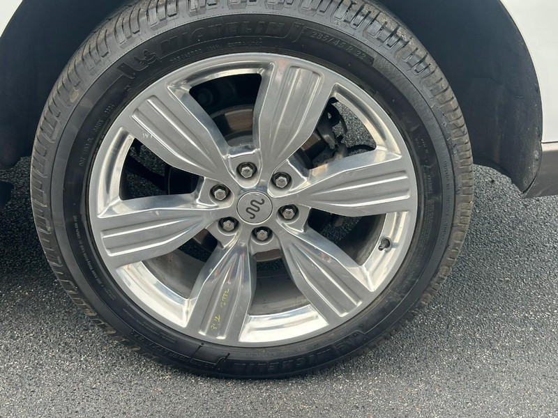 Ford Expedition Max Vehicle Full-screen Gallery Image 07