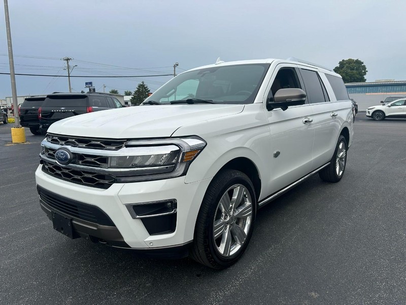 Ford Expedition Max Vehicle Full-screen Gallery Image 08