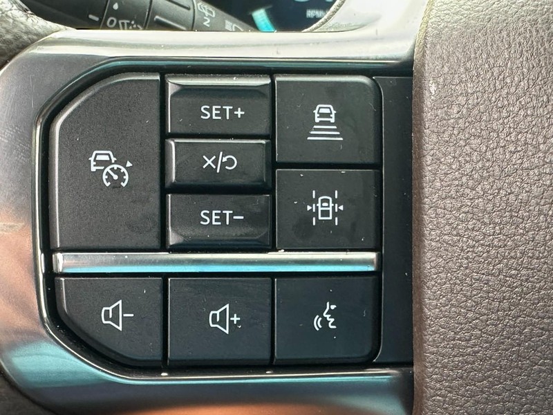 Ford Expedition Max Vehicle Full-screen Gallery Image 22