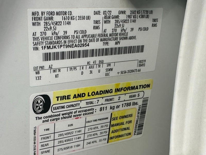 Ford Expedition Max Vehicle Full-screen Gallery Image 26