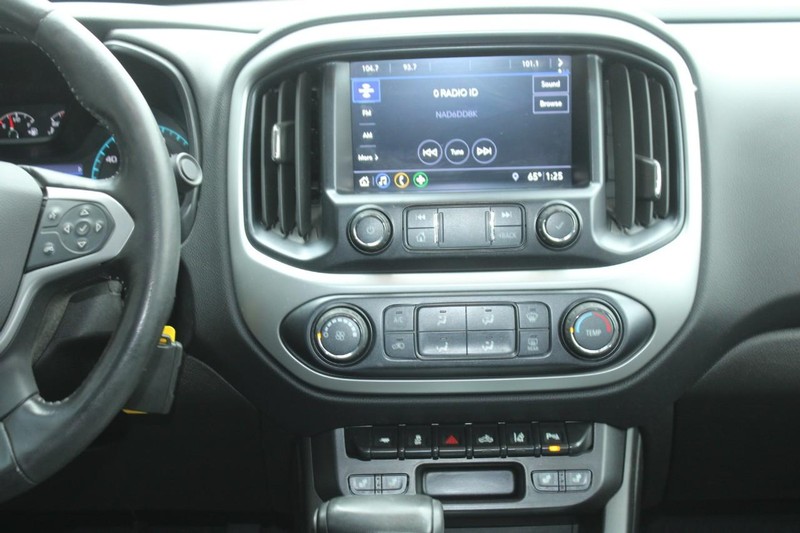 Chevrolet Colorado Vehicle Full-screen Gallery Image 12