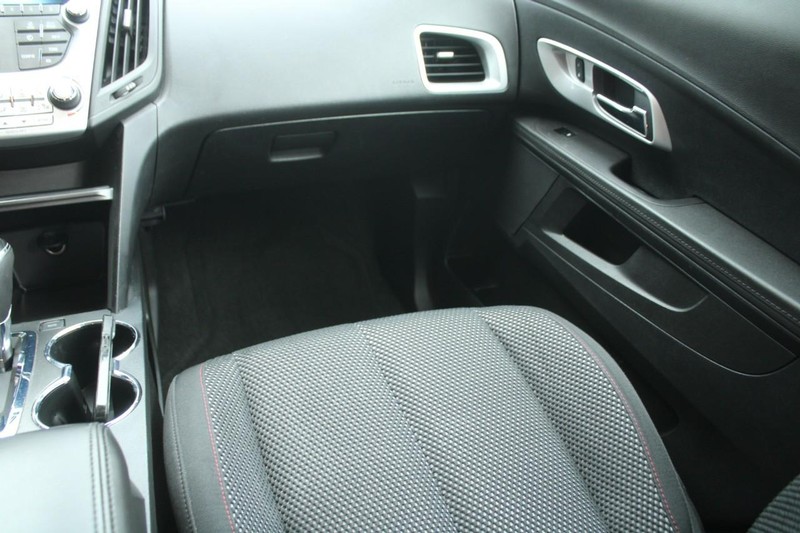 Chevrolet Equinox Vehicle Full-screen Gallery Image 13