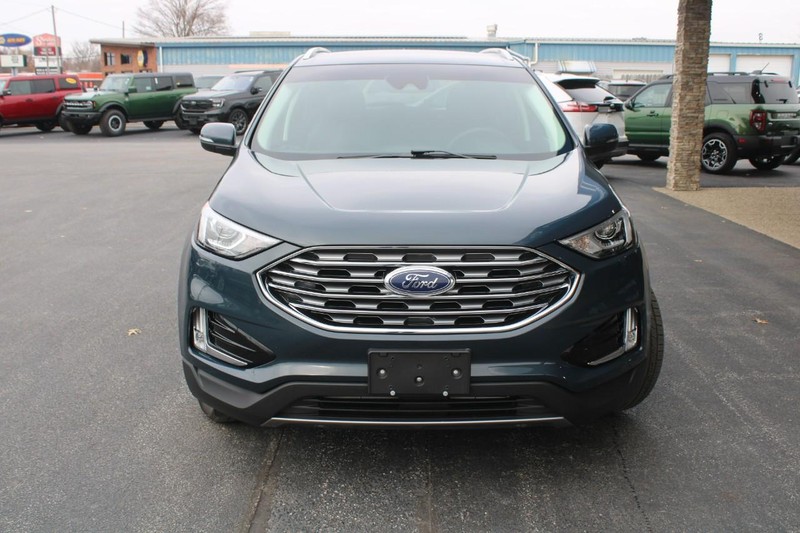 Ford Edge Vehicle Full-screen Gallery Image 08