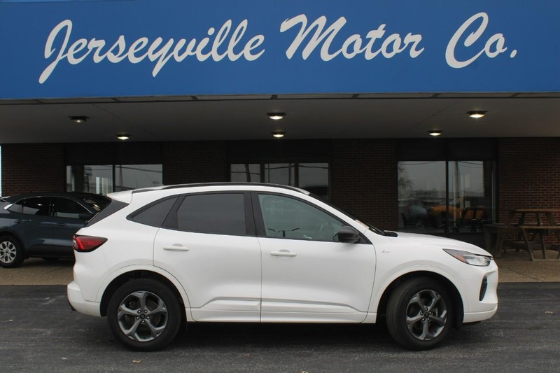 Ford Escape Vehicle Full-screen Gallery Image 01