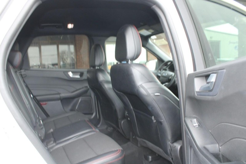 Ford Escape Vehicle Full-screen Gallery Image 09