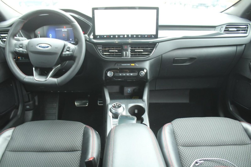 Ford Escape Vehicle Full-screen Gallery Image 10