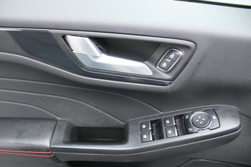 Ford Escape Vehicle Full-screen Gallery Image 14