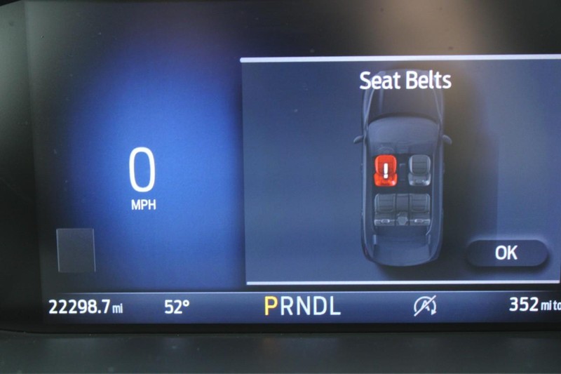 Ford Escape Vehicle Full-screen Gallery Image 18