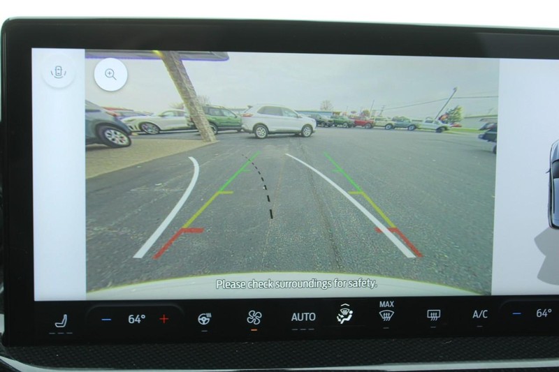 Ford Escape Vehicle Full-screen Gallery Image 20