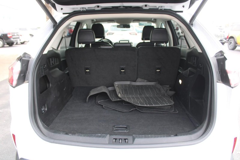 Ford Edge Vehicle Full-screen Gallery Image 06