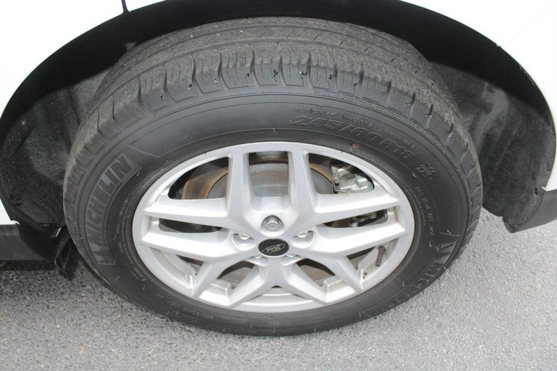 Ford Edge Vehicle Full-screen Gallery Image 07