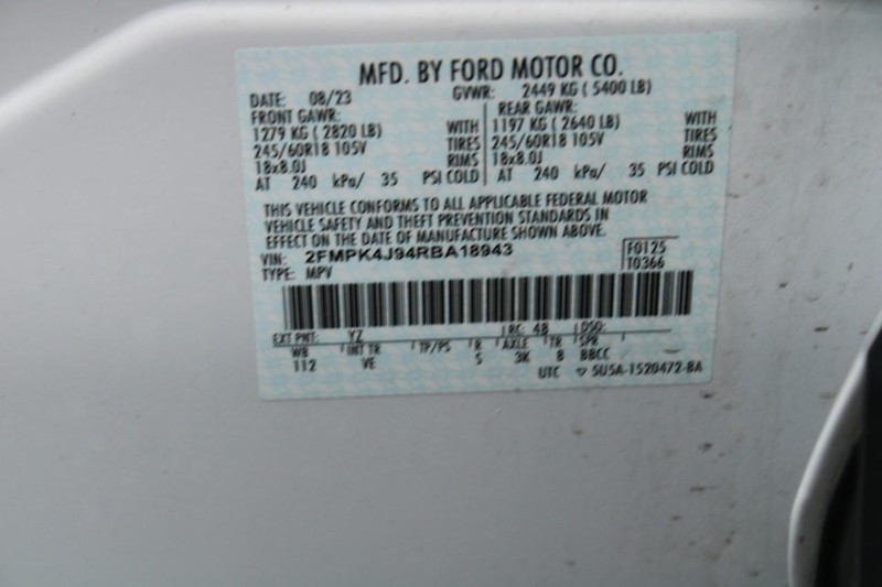 Ford Edge Vehicle Full-screen Gallery Image 16