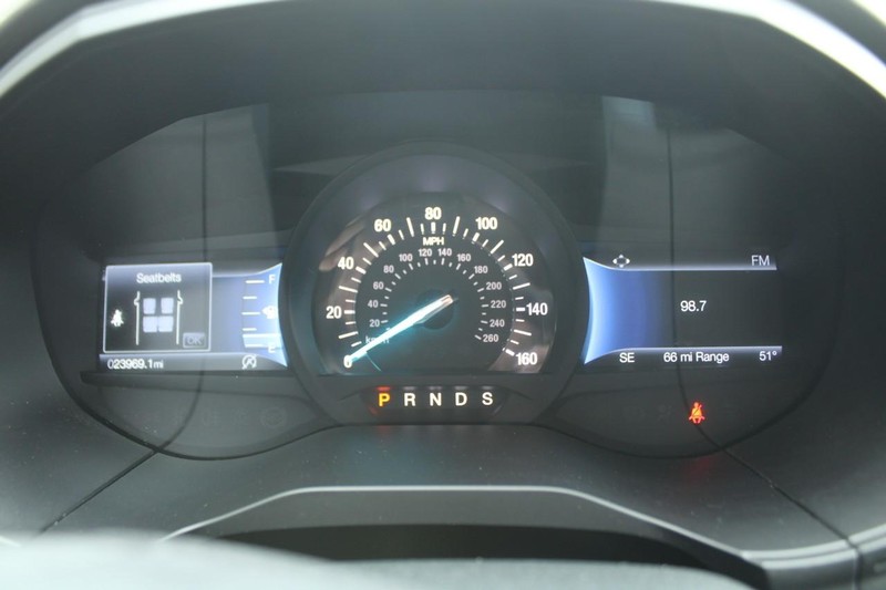 Ford Edge Vehicle Full-screen Gallery Image 17