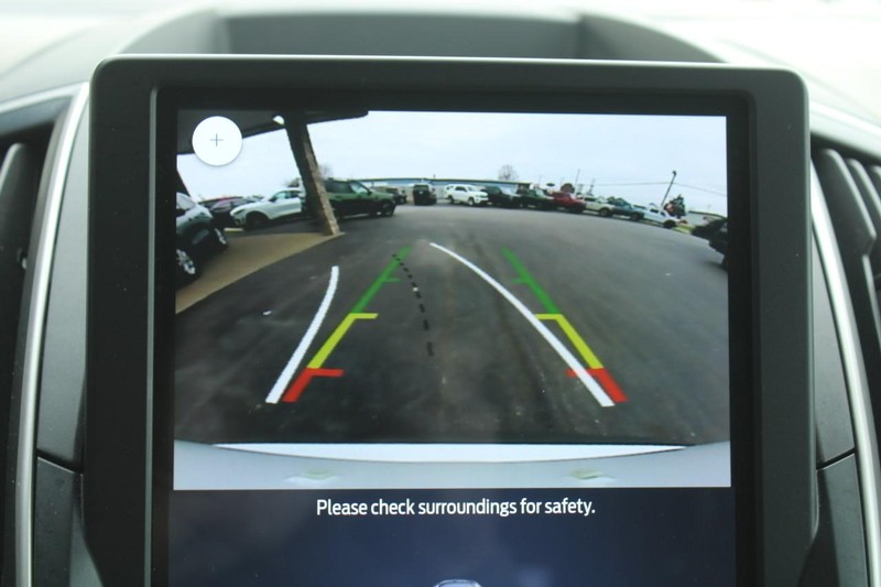 Ford Edge Vehicle Full-screen Gallery Image 19