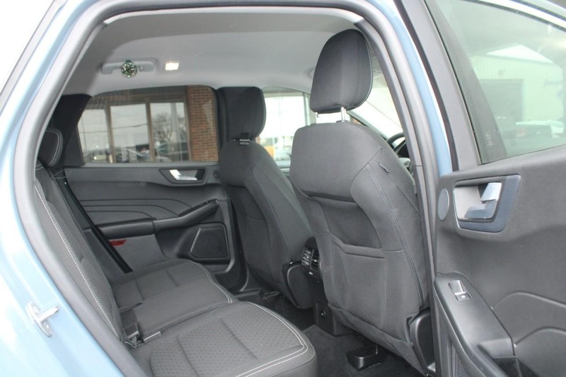 Ford Escape Vehicle Full-screen Gallery Image 09
