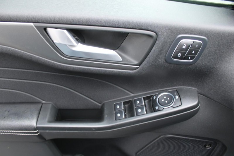 Ford Escape Vehicle Full-screen Gallery Image 14