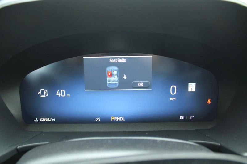 Ford Escape Vehicle Full-screen Gallery Image 17