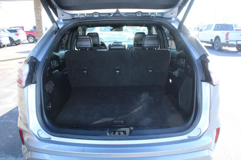 Ford Edge Vehicle Full-screen Gallery Image 06