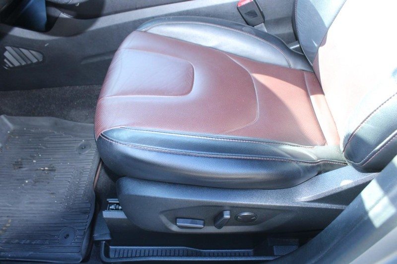 Ford Edge Vehicle Full-screen Gallery Image 15