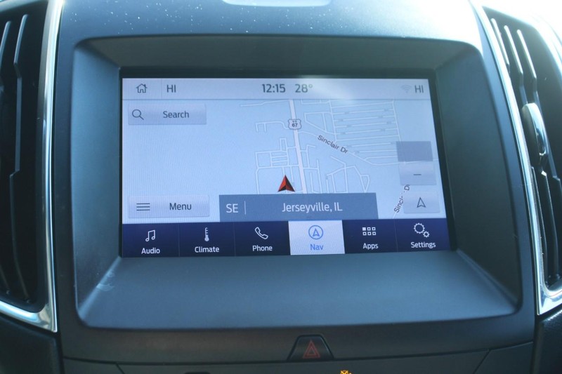 Ford Edge Vehicle Full-screen Gallery Image 19