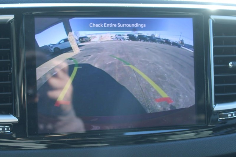 Chrysler Pacifica Vehicle Full-screen Gallery Image 19