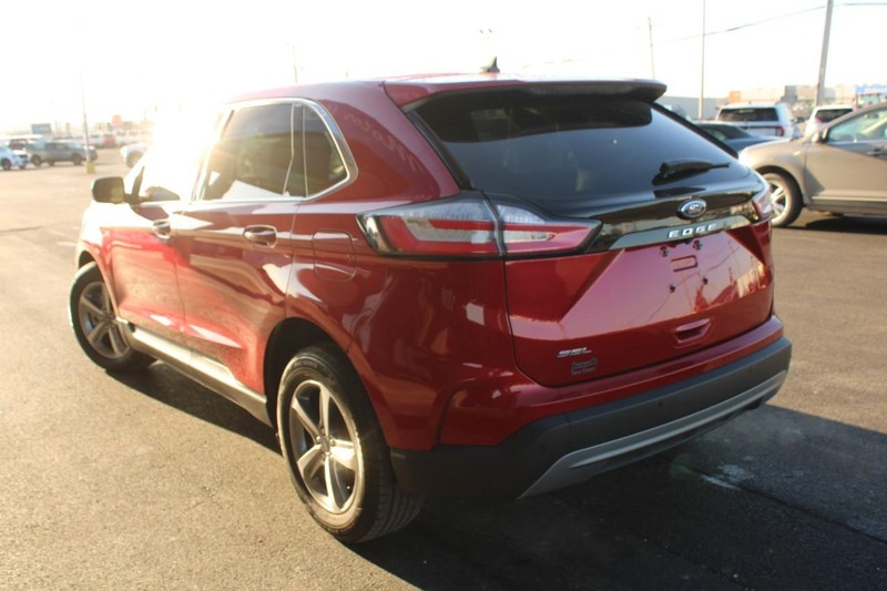 Ford Edge Vehicle Full-screen Gallery Image 05