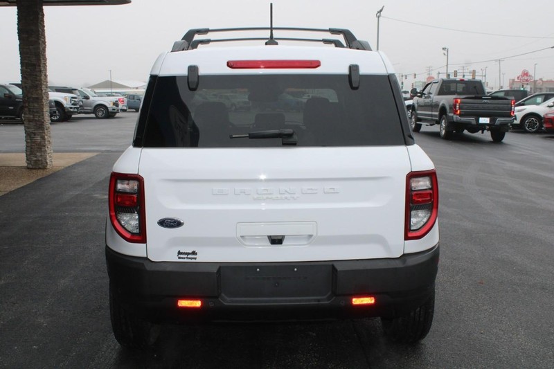 Ford Bronco Sport Vehicle Full-screen Gallery Image 04