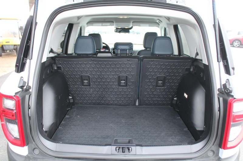 Ford Bronco Sport Vehicle Full-screen Gallery Image 06