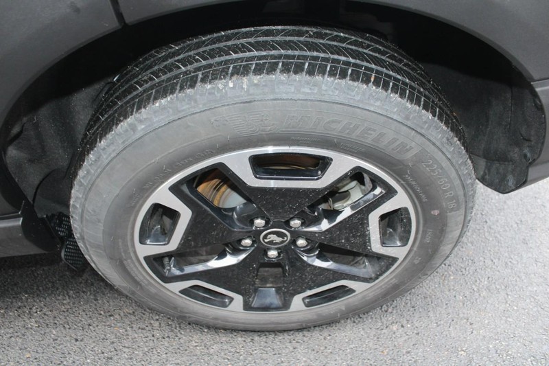 Ford Bronco Sport Vehicle Full-screen Gallery Image 07