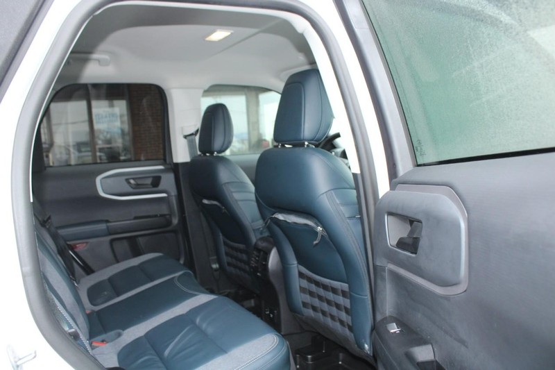 Ford Bronco Sport Vehicle Full-screen Gallery Image 09