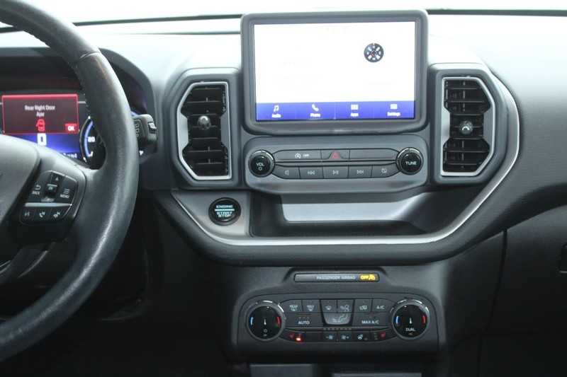 Ford Bronco Sport Vehicle Full-screen Gallery Image 12