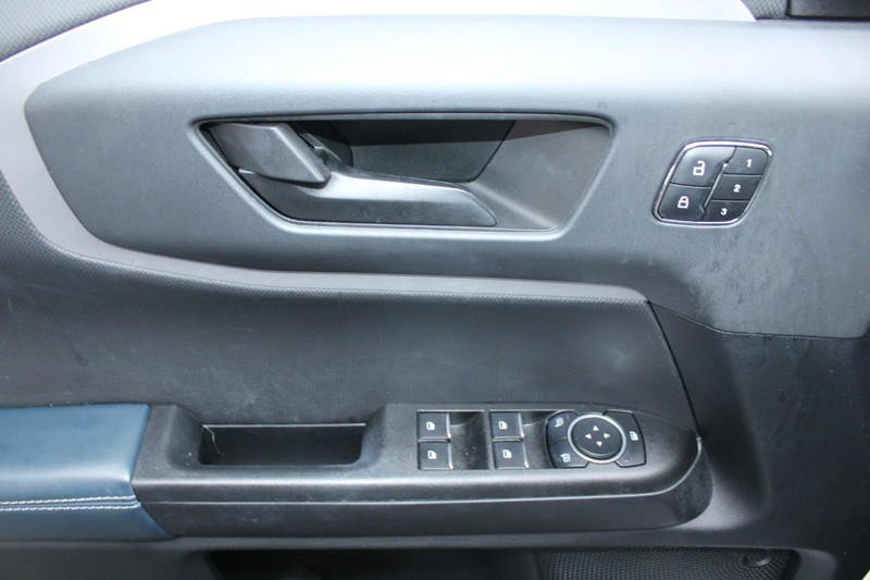 Ford Bronco Sport Vehicle Full-screen Gallery Image 14