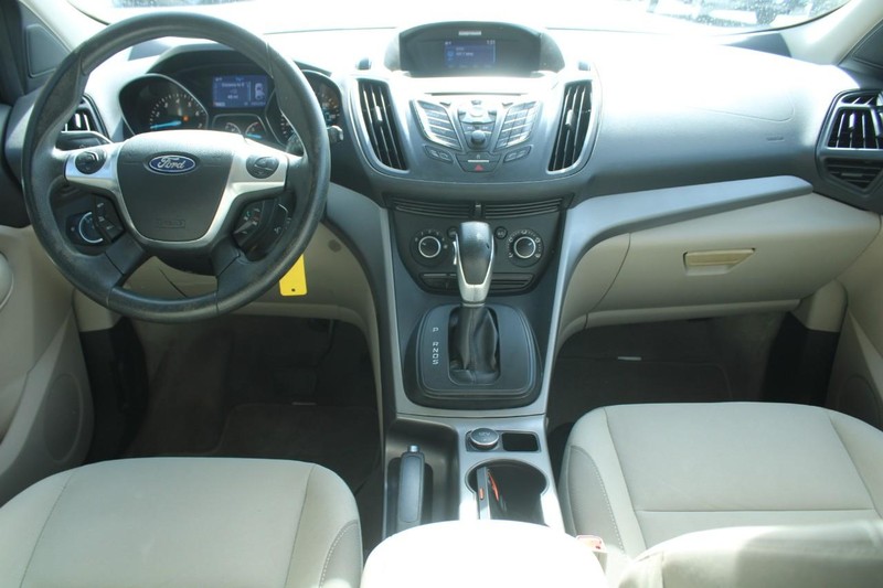Ford Escape Vehicle Full-screen Gallery Image 10
